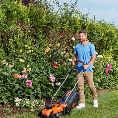 Black and Decker - 33cm Cordless 2 x 18V Compact Mower Bare Unit - BCMW3318N