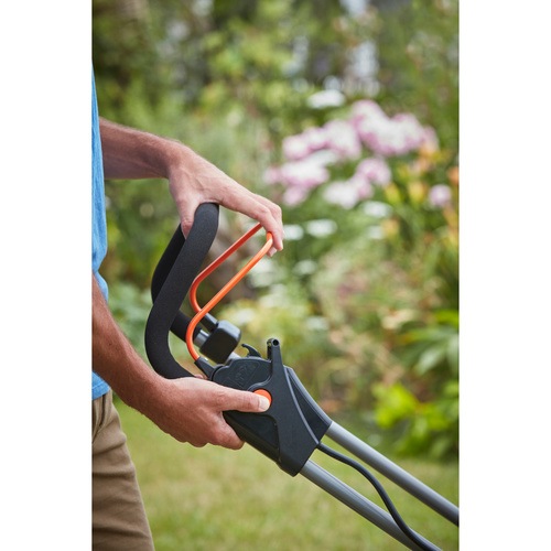 Black and Decker - 33cm Cordless 2 x 18V Compact Mower Bare Unit - BCMW3318N
