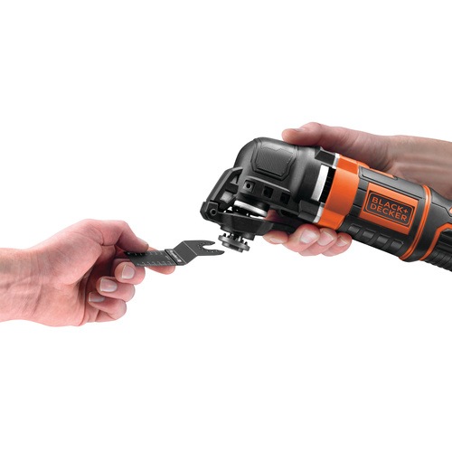 Black and Decker - 300W Rezgszerszm szerszm nlkli befogssal tartozkokkal kofferben - MT300KA